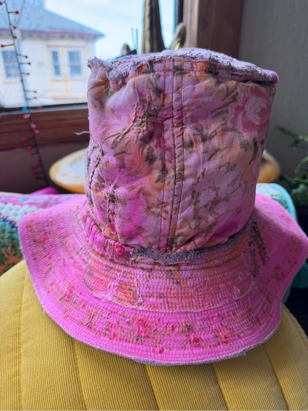 Magnolia Pearl Rose-Pink Floral Patchwork Appliqué Bucket Hat NWT $450 - Picture 7 of 9